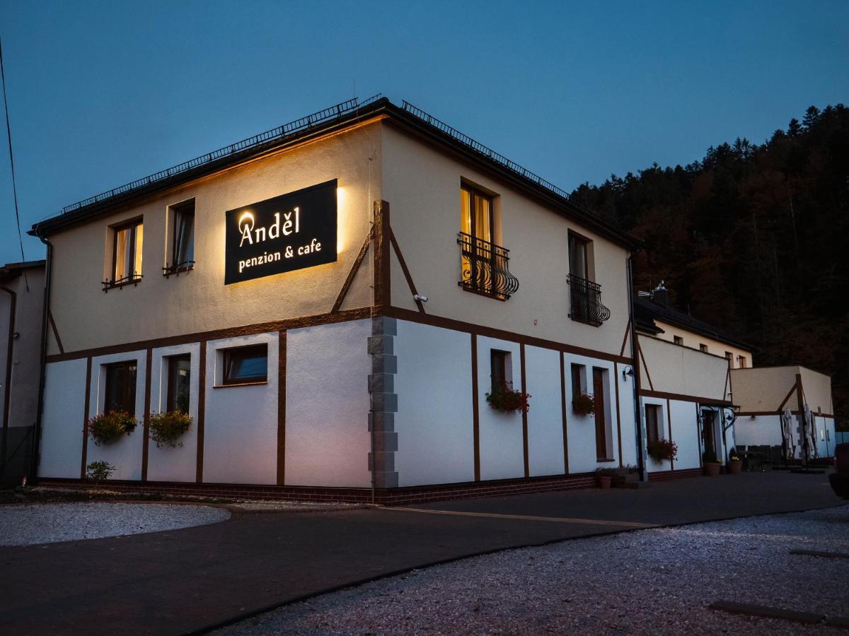 Hotel Andel Penzion & Cafe Rožnov pod Radhoštěm Zewnętrze zdjęcie